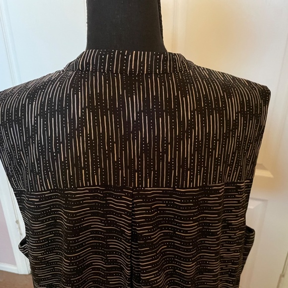 Apt.9 sleeveless v neck lined dress - Picture 4 of 5